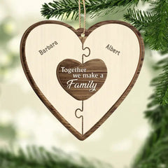 Weihnachtspuzzle „Gemeinsam machen wir eine Familie“ – Geschenk für die Familie – personalisiertes 2-lagiges Holzornament