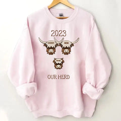 2023 Highland Cow Family Sweatshirt – Bauernhaus-Weihnachtsthema, rustikales personalisiertes Shirt für die Feiertage