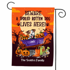 Personalisierte Gartenflagge, bis zu 8 Hunde, Vorsicht, hier leben verwöhnte faule Hunde, Halloween-Geschenke für Hundeliebhaber